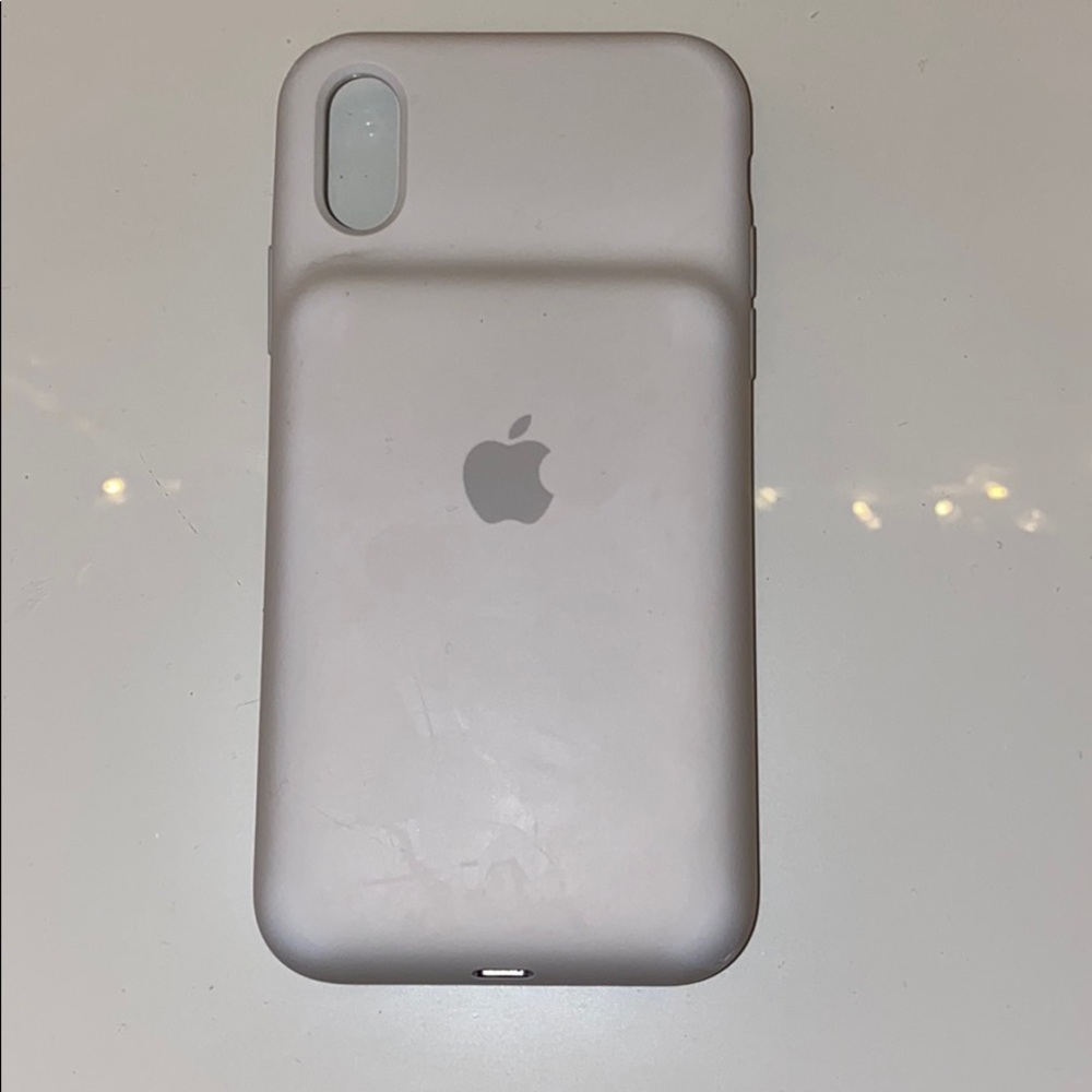 white iphone x charging case